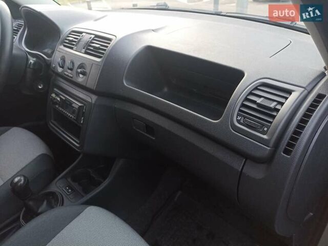 Бежевий Шкода Фабія, об'ємом двигуна 1.2 л та пробігом 80 тис. км за 5900 $, фото 19 на Automoto.ua