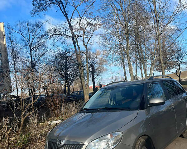 Бежевий Шкода Фабія, об'ємом двигуна 1.2 л та пробігом 190 тис. км за 5300 $, фото 1 на Automoto.ua