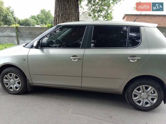 Бежевий Шкода Фабія, об'ємом двигуна 1.39 л та пробігом 170 тис. км за 8300 $, фото 2 на Automoto.ua