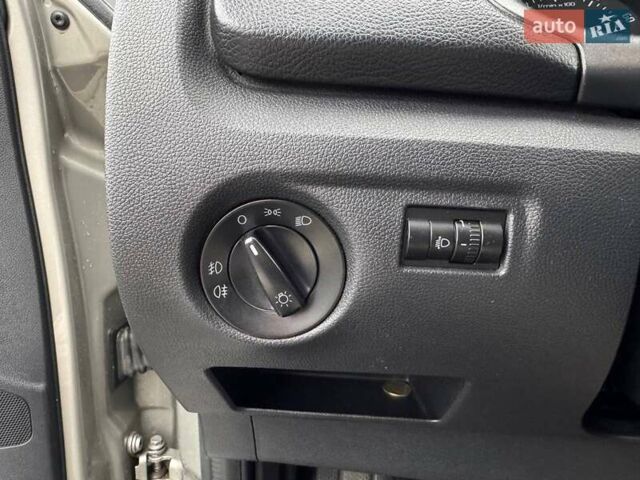 Бежевый Шкода Фабия, объемом двигателя 1.39 л и пробегом 200 тыс. км за 7000 $, фото 16 на Automoto.ua