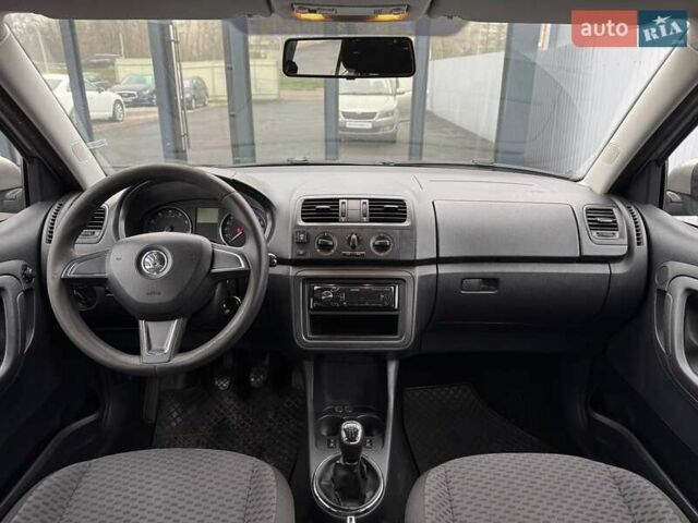 Бежевый Шкода Фабия, объемом двигателя 1.39 л и пробегом 200 тыс. км за 7000 $, фото 12 на Automoto.ua