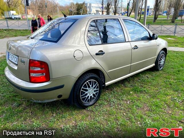 Бежевый Шкода Фабия, объемом двигателя 1.2 л и пробегом 280 тыс. км за 2350 $, фото 3 на Automoto.ua