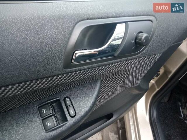 Бежевый Шкода Фабия, объемом двигателя 1.4 л и пробегом 204 тыс. км за 4100 $, фото 52 на Automoto.ua