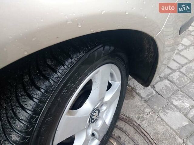 Бежевый Шкода Фабия, объемом двигателя 1.4 л и пробегом 204 тыс. км за 4100 $, фото 70 на Automoto.ua