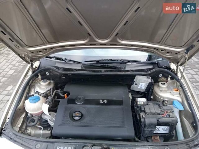 Бежевый Шкода Фабия, объемом двигателя 1.4 л и пробегом 204 тыс. км за 4100 $, фото 50 на Automoto.ua