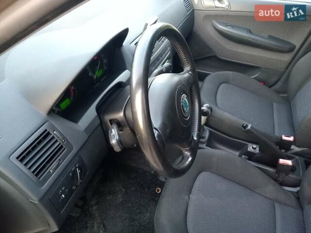 Бежевый Шкода Фабия, объемом двигателя 1.4 л и пробегом 204 тыс. км за 4100 $, фото 13 на Automoto.ua