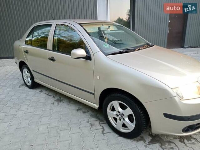 Бежевый Шкода Фабия, объемом двигателя 1.4 л и пробегом 204 тыс. км за 4100 $, фото 24 на Automoto.ua