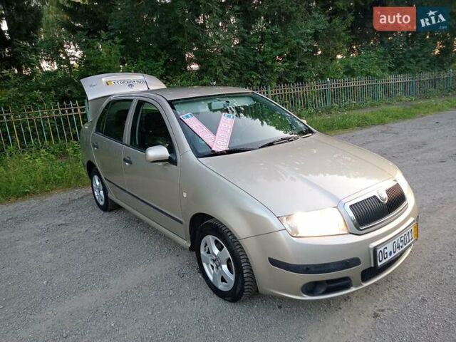 Бежевый Шкода Фабия, объемом двигателя 1.4 л и пробегом 204 тыс. км за 4100 $, фото 36 на Automoto.ua