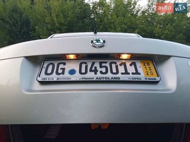 Бежевый Шкода Фабия, объемом двигателя 1.4 л и пробегом 204 тыс. км за 4100 $, фото 12 на Automoto.ua