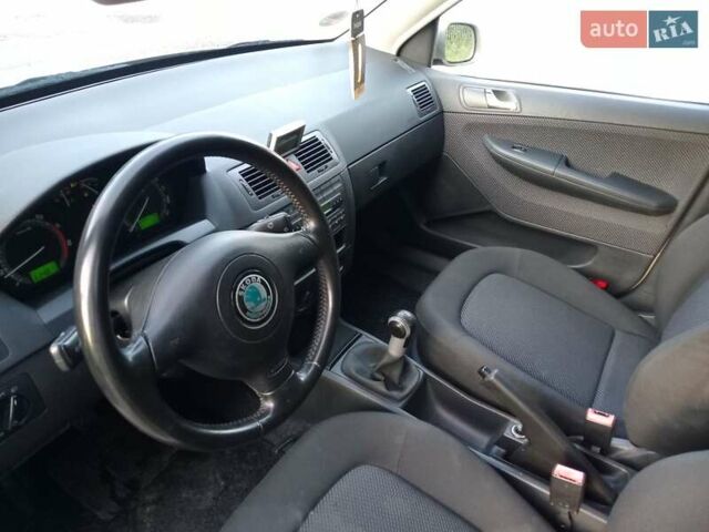 Бежевый Шкода Фабия, объемом двигателя 1.4 л и пробегом 204 тыс. км за 4100 $, фото 15 на Automoto.ua