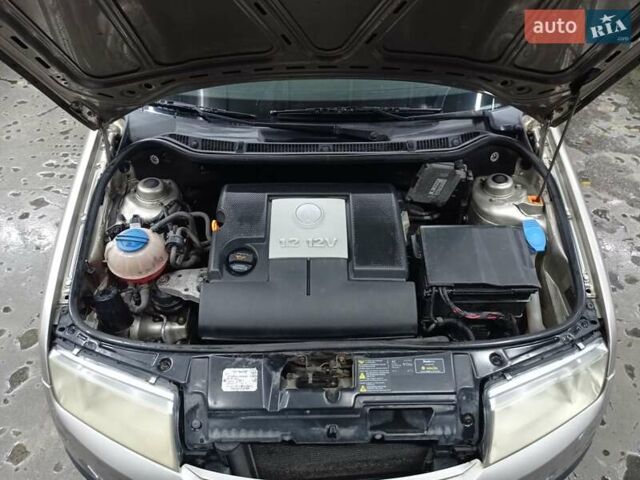 Бежевый Шкода Фабия, объемом двигателя 1.2 л и пробегом 140 тыс. км за 2999 $, фото 10 на Automoto.ua