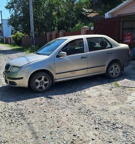 Бежевый Шкода Фабия, объемом двигателя 1.2 л и пробегом 140 тыс. км за 3400 $, фото 3 на Automoto.ua
