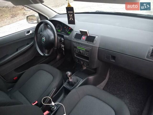 Бежевый Шкода Фабия, объемом двигателя 1.4 л и пробегом 204 тыс. км за 4100 $, фото 66 на Automoto.ua