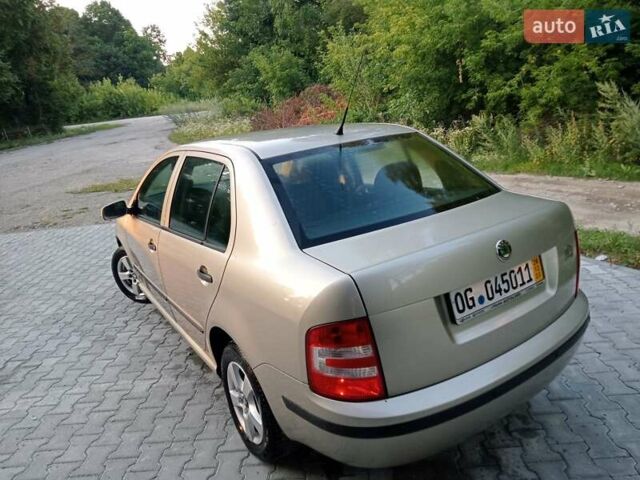 Бежевый Шкода Фабия, объемом двигателя 1.4 л и пробегом 204 тыс. км за 4100 $, фото 32 на Automoto.ua