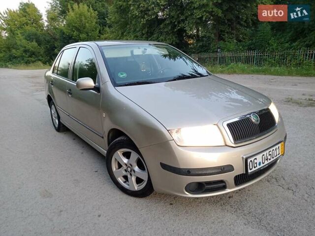 Бежевый Шкода Фабия, объемом двигателя 1.4 л и пробегом 204 тыс. км за 4100 $, фото 46 на Automoto.ua