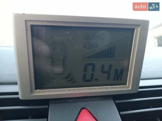 Бежевый Шкода Фабия, объемом двигателя 1.4 л и пробегом 204 тыс. км за 4100 $, фото 8 на Automoto.ua