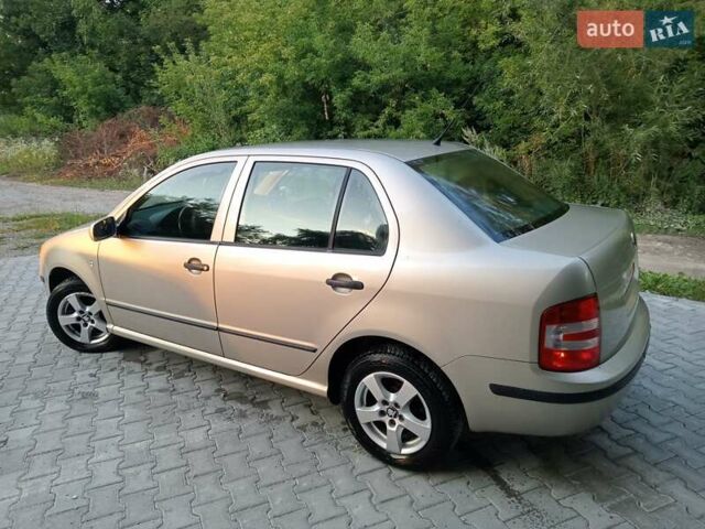 Бежевый Шкода Фабия, объемом двигателя 1.4 л и пробегом 204 тыс. км за 4100 $, фото 29 на Automoto.ua