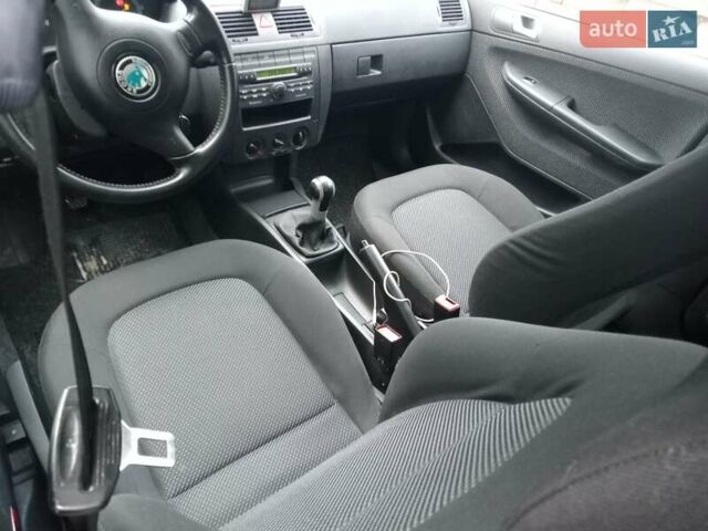 Бежевый Шкода Фабия, объемом двигателя 1.4 л и пробегом 204 тыс. км за 4100 $, фото 49 на Automoto.ua