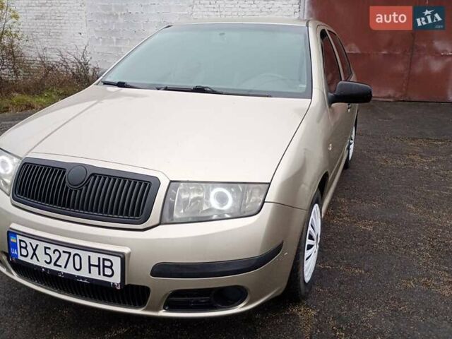 Бежевий Шкода Фабія, об'ємом двигуна 1.4 л та пробігом 300 тис. км за 2750 $, фото 9 на Automoto.ua