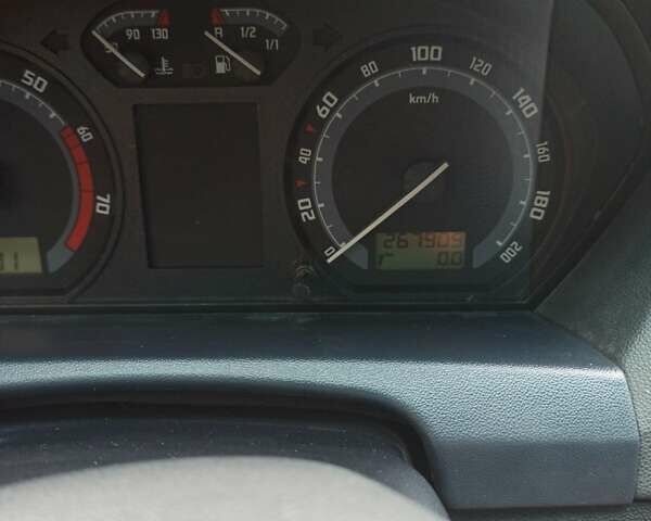 Бежевый Шкода Фабия, объемом двигателя 1.2 л и пробегом 269 тыс. км за 3500 $, фото 1 на Automoto.ua