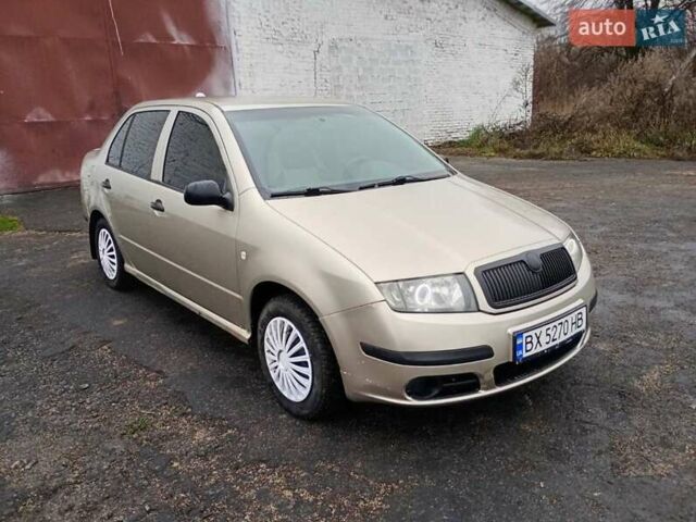 Бежевий Шкода Фабія, об'ємом двигуна 1.4 л та пробігом 300 тис. км за 2750 $, фото 1 на Automoto.ua