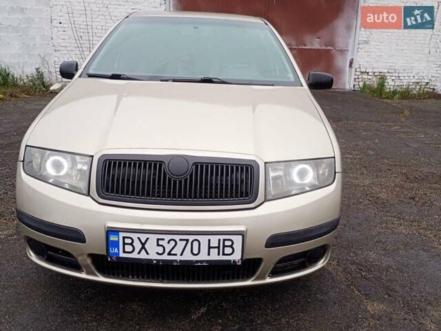 Бежевий Шкода Фабія, об'ємом двигуна 1.4 л та пробігом 300 тис. км за 2750 $, фото 8 на Automoto.ua