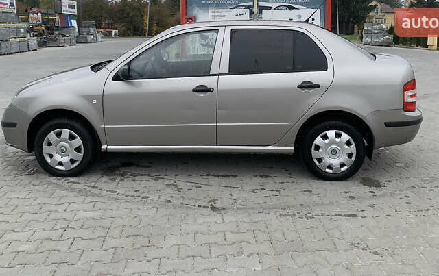 Бежевый Шкода Фабия, объемом двигателя 1.2 л и пробегом 132 тыс. км за 2950 $, фото 7 на Automoto.ua