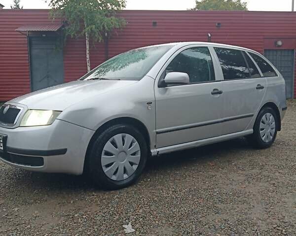 Бежевый Шкода Фабия, объемом двигателя 1.4 л и пробегом 285 тыс. км за 2750 $, фото 34 на Automoto.ua