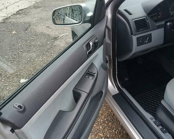 Бежевый Шкода Фабия, объемом двигателя 1.4 л и пробегом 285 тыс. км за 2750 $, фото 24 на Automoto.ua