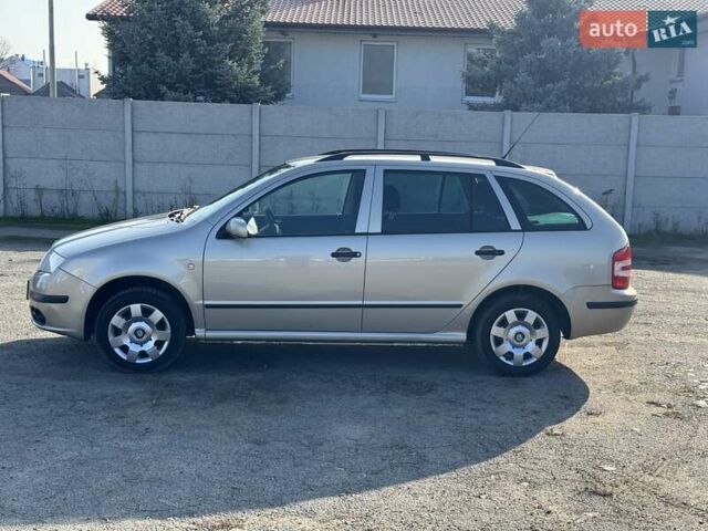 Бежевий Шкода Фабія, об'ємом двигуна 1.4 л та пробігом 211 тис. км за 4700 $, фото 2 на Automoto.ua