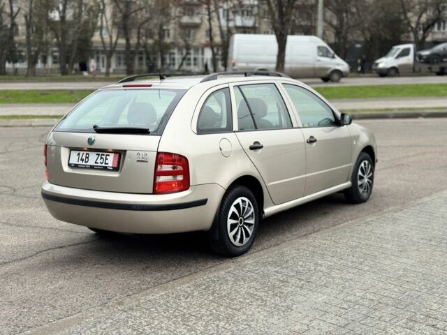 Бежевый Шкода Фабия, объемом двигателя 1.4 л и пробегом 195 тыс. км за 1999 $, фото 1 на Automoto.ua