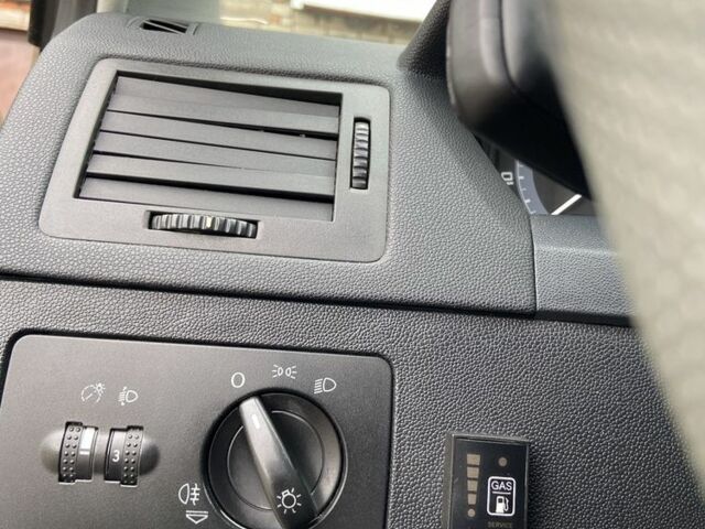 Шкода Фабия 2005 в Чернигове на Automoto.ua Бежевый Шкода Фабия, объемом двигателя 1.4 л и пробегом 245 тыс. км за 3900 $, фото 9 на Automoto.ua