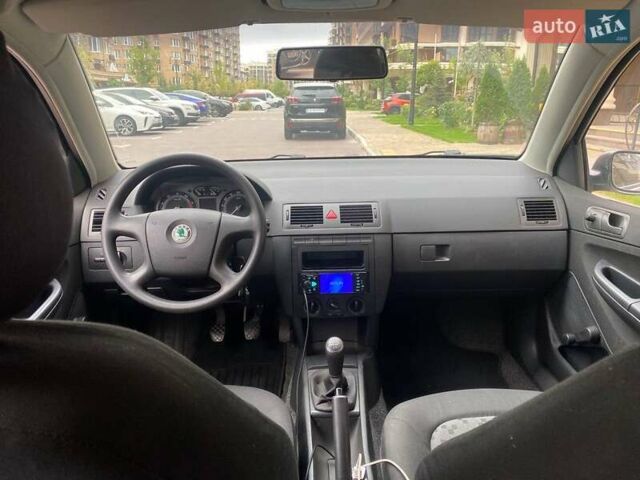 Бежевий Шкода Фабія, об'ємом двигуна 1.2 л та пробігом 237 тис. км за 4200 $, фото 5 на Automoto.ua