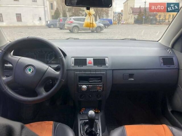 Бежевый Шкода Фабия, объемом двигателя 1.2 л и пробегом 285 тыс. км за 3100 $, фото 6 на Automoto.ua