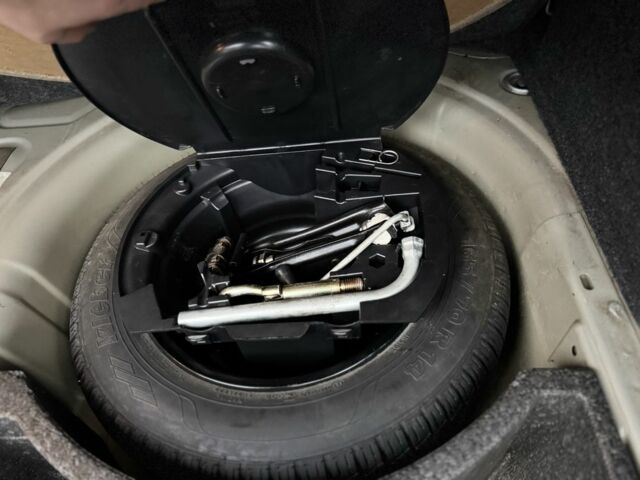 Бежевый Шкода Фабия, объемом двигателя 1.4 л и пробегом 195 тыс. км за 1999 $, фото 6 на Automoto.ua