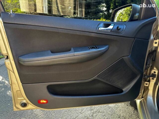 Бежевий Шкода Фабія, об'ємом двигуна 1.4 л та пробігом 190 тис. км за 5690 $, фото 8 на Automoto.ua