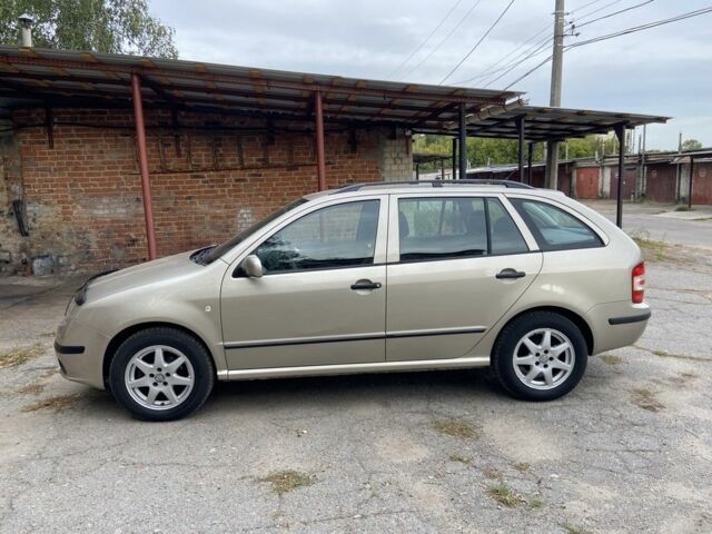 Шкода Фабия 2005 в Чернигове на Automoto.ua Бежевый Шкода Фабия, объемом двигателя 1.4 л и пробегом 245 тыс. км за 3900 $, фото 3 на Automoto.ua