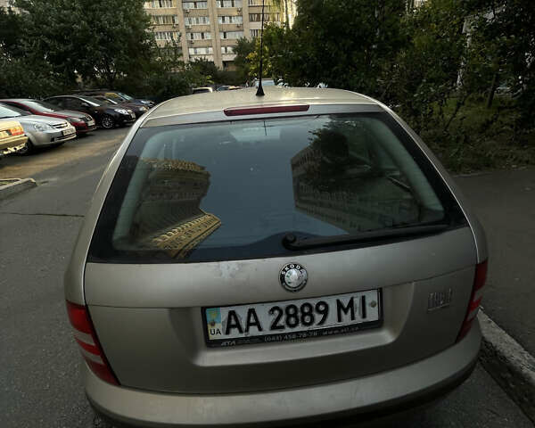 Бежевий Шкода Фабія, об'ємом двигуна 1.39 л та пробігом 214 тис. км за 4478 $, фото 7 на Automoto.ua