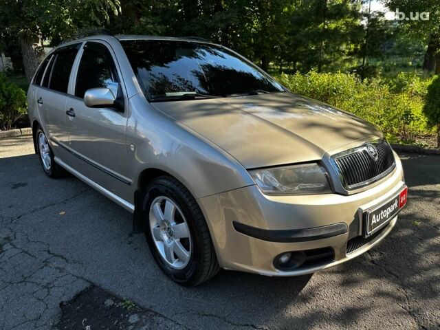 Бежевий Шкода Фабія, об'ємом двигуна 1.4 л та пробігом 190 тис. км за 5690 $, фото 2 на Automoto.ua