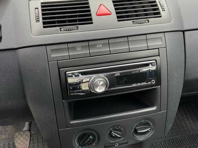 Шкода Фабия 2005 в Чернигове на Automoto.ua Бежевый Шкода Фабия, объемом двигателя 1.4 л и пробегом 245 тыс. км за 3900 $, фото 13 на Automoto.ua