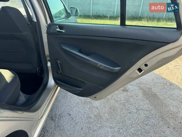 Бежевий Шкода Фабія, об'ємом двигуна 1.4 л та пробігом 211 тис. км за 4700 $, фото 16 на Automoto.ua