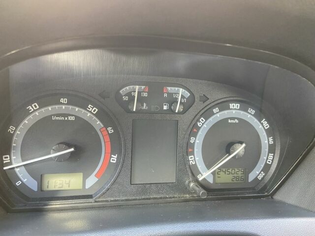 Шкода Фабия 2005 в Чернигове на Automoto.ua Бежевый Шкода Фабия, объемом двигателя 1.4 л и пробегом 245 тыс. км за 3900 $, фото 23 на Automoto.ua