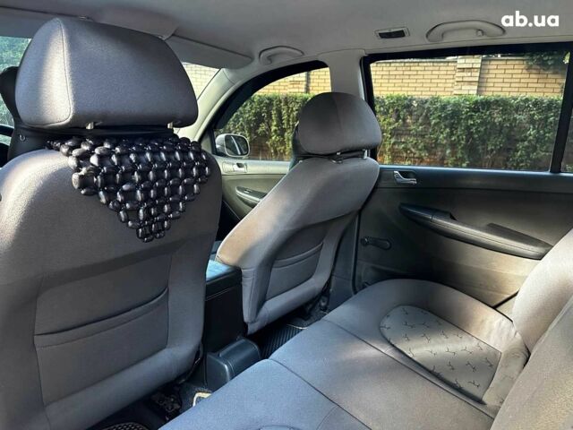 Бежевий Шкода Фабія, об'ємом двигуна 1.4 л та пробігом 190 тис. км за 5690 $, фото 16 на Automoto.ua