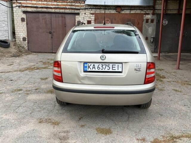 Шкода Фабия 2005 в Чернигове на Automoto.ua Бежевый Шкода Фабия, объемом двигателя 1.4 л и пробегом 245 тыс. км за 3900 $, фото 2 на Automoto.ua
