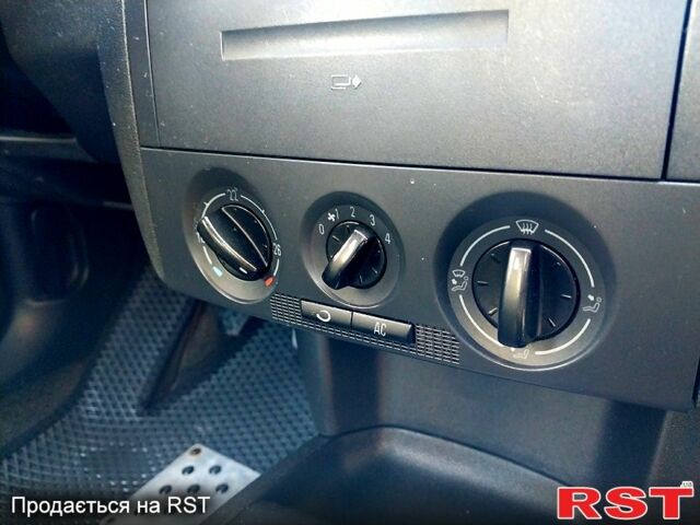 Бежевий Шкода Фабія, об'ємом двигуна 1.4 л та пробігом 215 тис. км за 4700 $, фото 10 на Automoto.ua