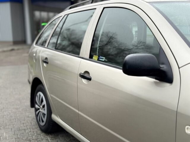 Бежевый Шкода Фабия, объемом двигателя 1.4 л и пробегом 195 тыс. км за 1999 $, фото 9 на Automoto.ua