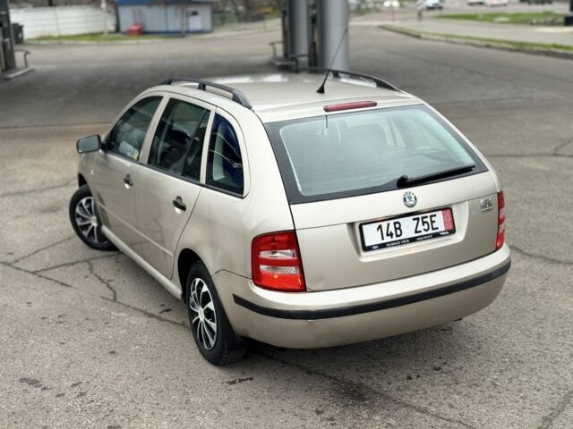 Бежевый Шкода Фабия, объемом двигателя 1.4 л и пробегом 195 тыс. км за 1999 $, фото 20 на Automoto.ua