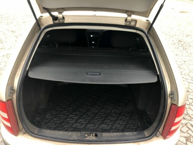 Бежевый Шкода Фабия, объемом двигателя 0 л и пробегом 285 тыс. км за 3000 $, фото 5 на Automoto.ua