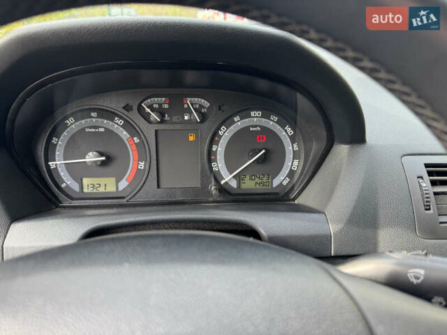 Бежевий Шкода Фабія, об'ємом двигуна 1.39 л та пробігом 210 тис. км за 3950 $, фото 17 на Automoto.ua