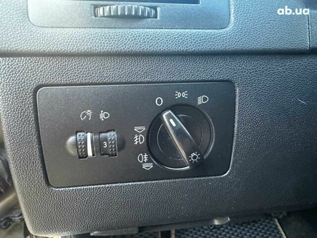 Бежевий Шкода Фабія, об'ємом двигуна 1.4 л та пробігом 190 тис. км за 5690 $, фото 10 на Automoto.ua